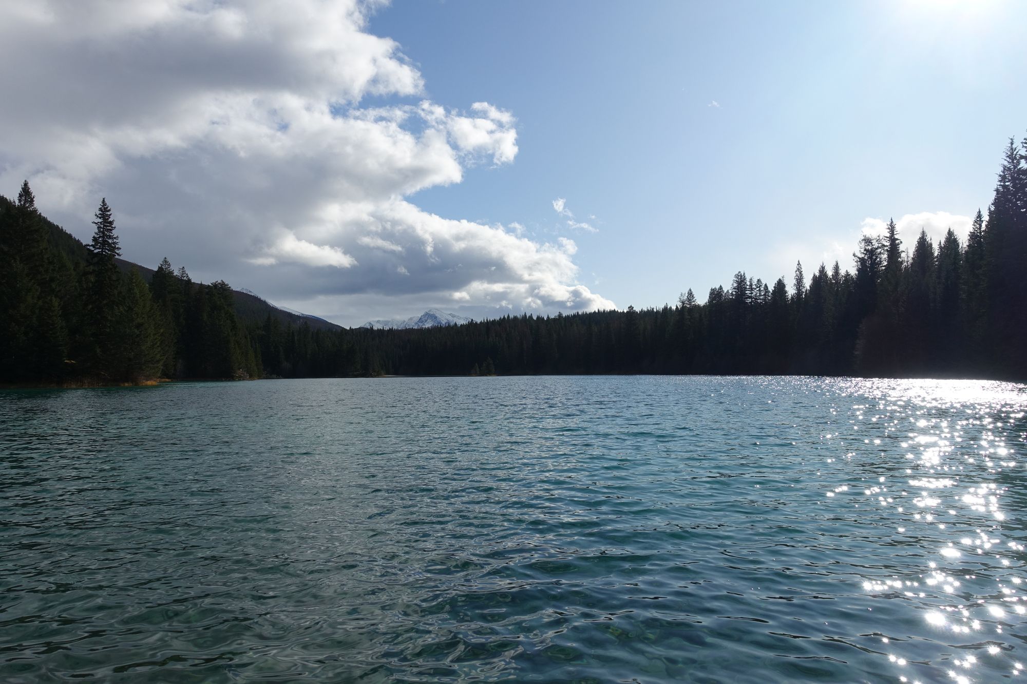 Athabasca-Wasserfälle und das Tal der (mindestens) fünf Seen